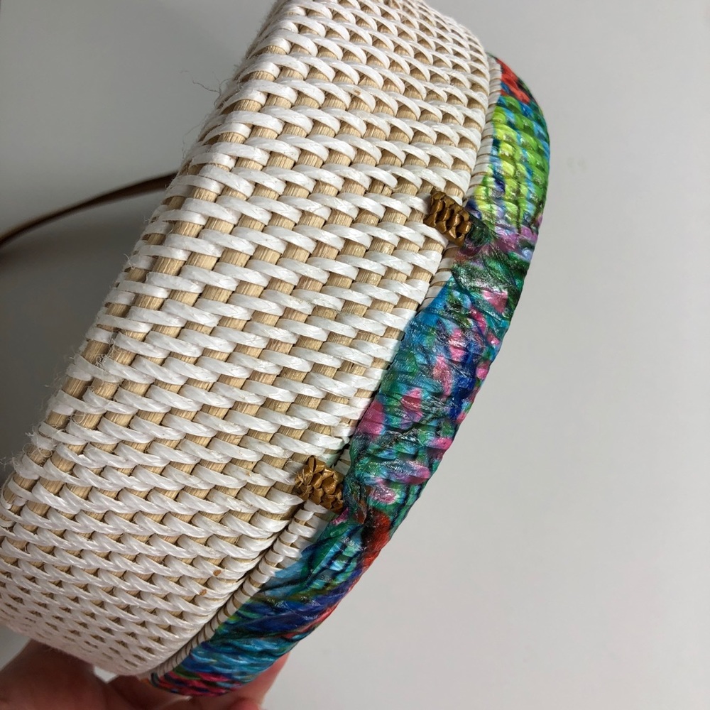 Flamingo Print Round Crossbody Bag - Picture 5 of 10